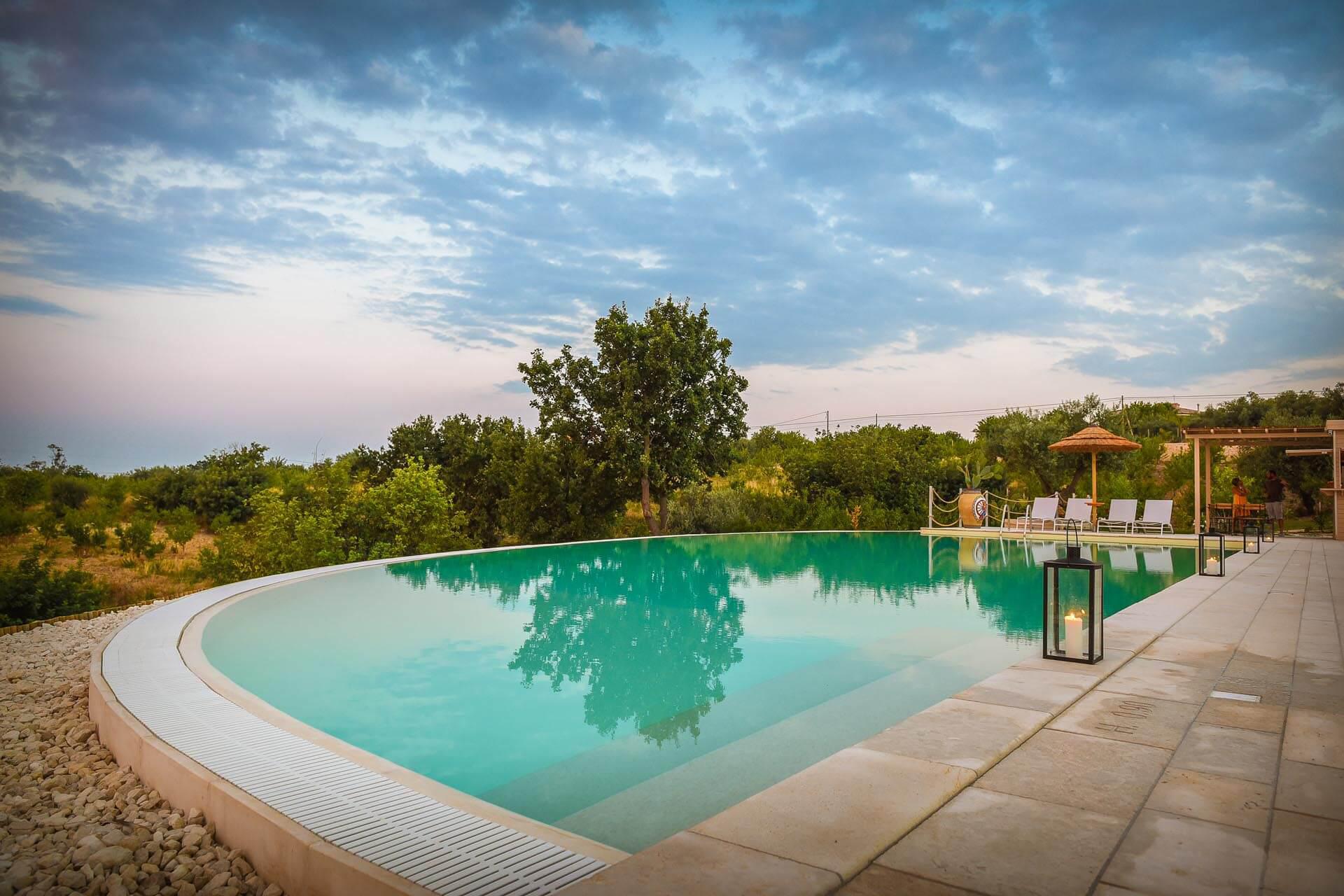 Superb agriturismo with a view of Noto and near the sea