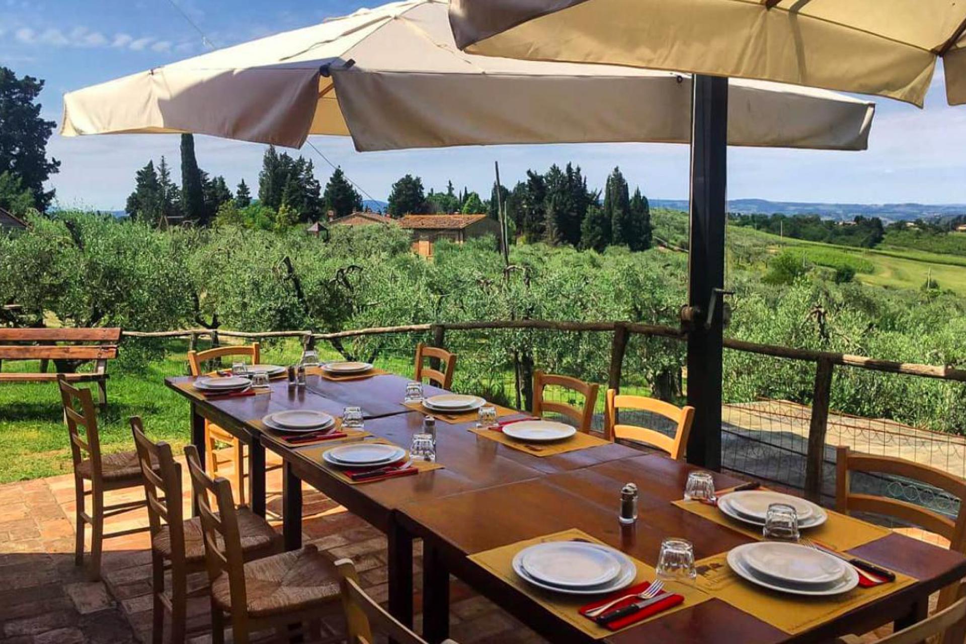 Very child-friendly agriturismo with restaurant in Tuscany