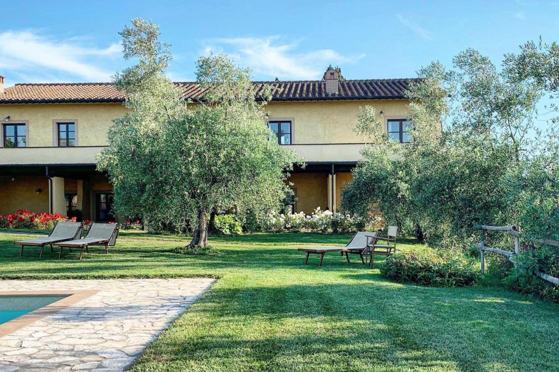 Quiet agriturismo in Tuscany between vineyards