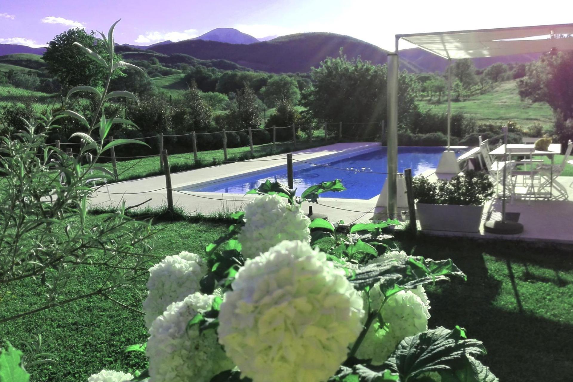 Luxury private villa & pool between Umbria and Marche