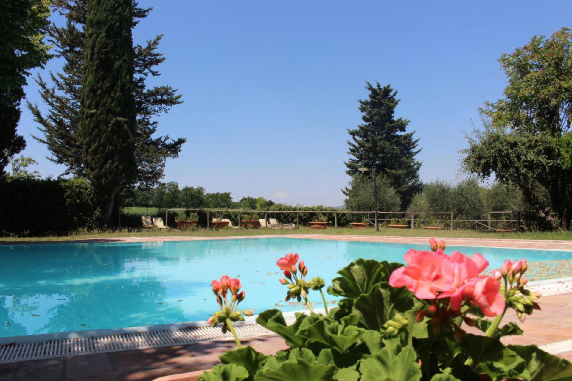 Characteristic agriturismo centrally located in Tuscany