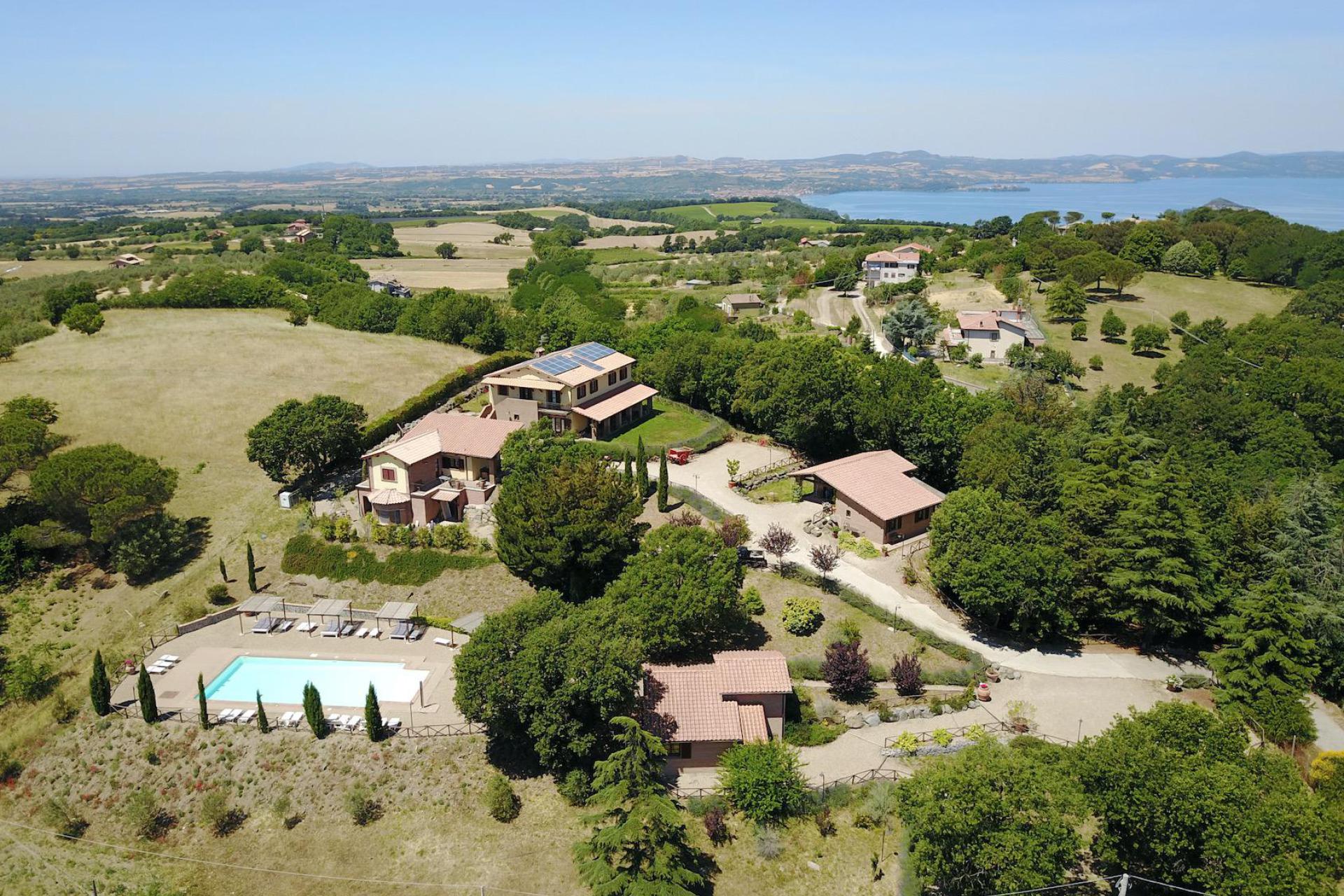 Agriturismo with glamping and apartments in central Italy Agriturismo with glamping and apartments in central Italy