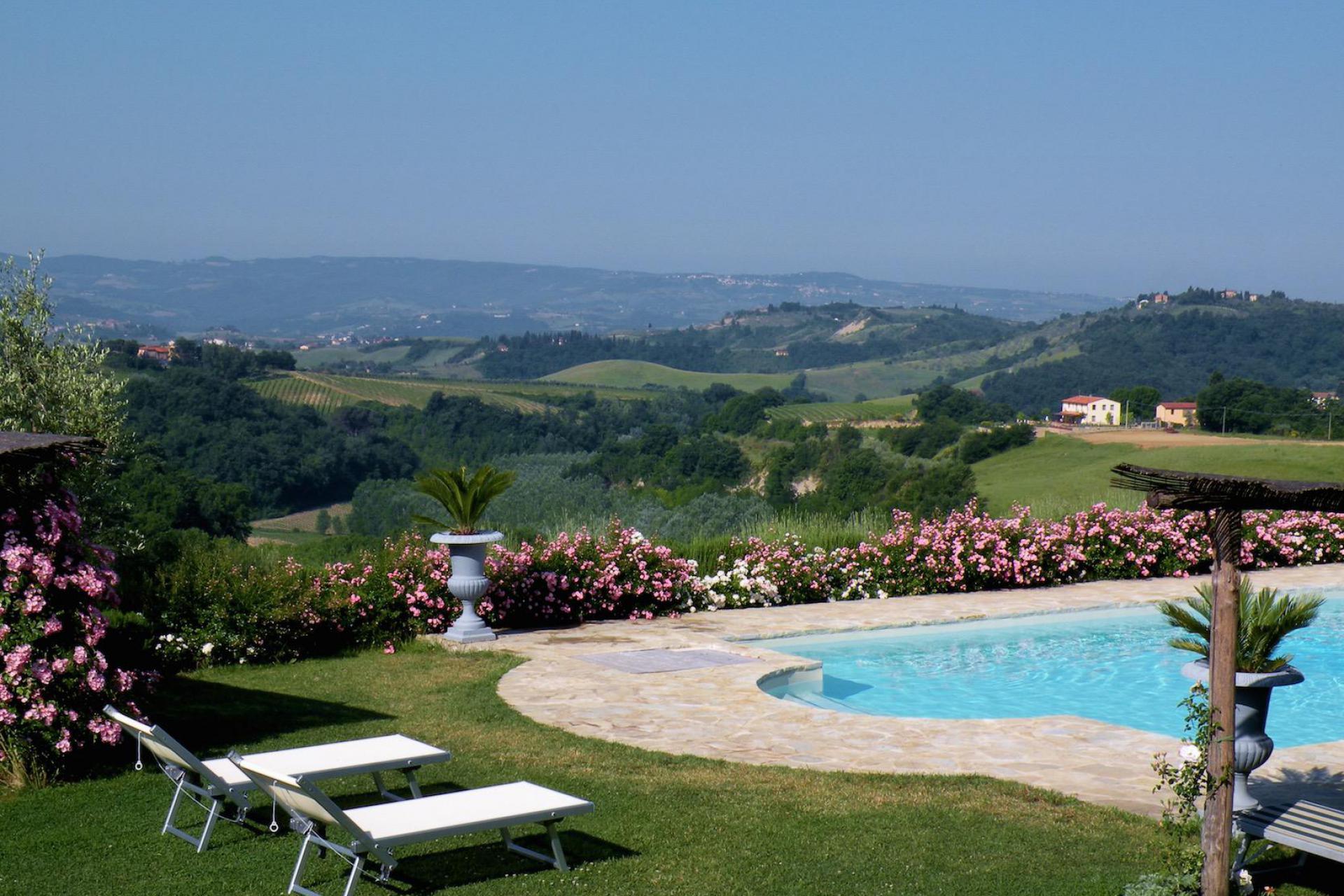 Agriturismo Tuscany in olivegrove with amazing views